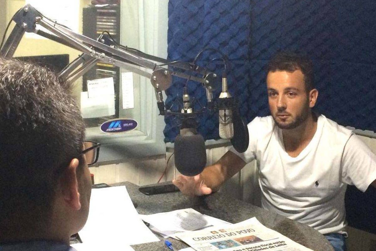 Advogado Paulo Henrique Pires orientou sobre o que os produtores devem fazer a curto prazo, enquanto o Governo não se manifesta. Foto: Genaro Caetano/Rádio Missioneira