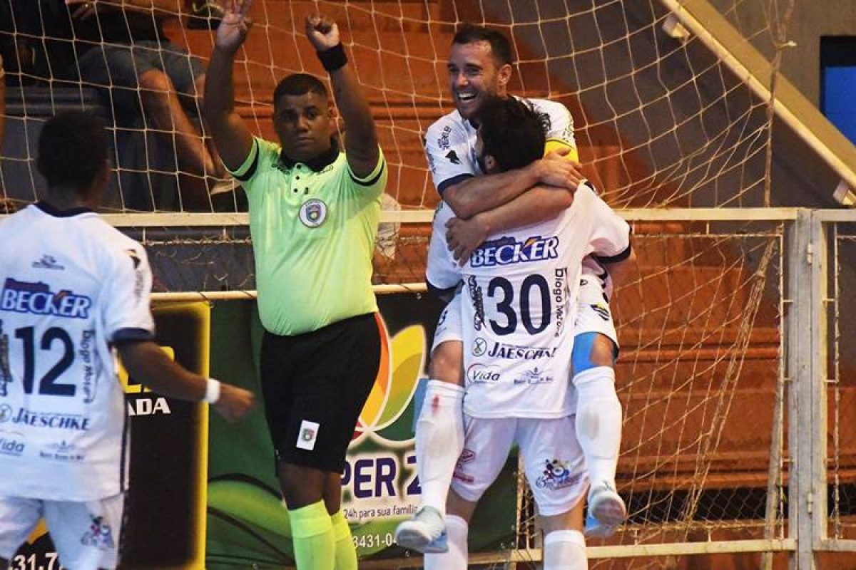 Determinação da equipe fez a diferença na hora de buscar o resultado positivo. Foto: Assessoria Cerro Largo Futsal/Lojas Becker