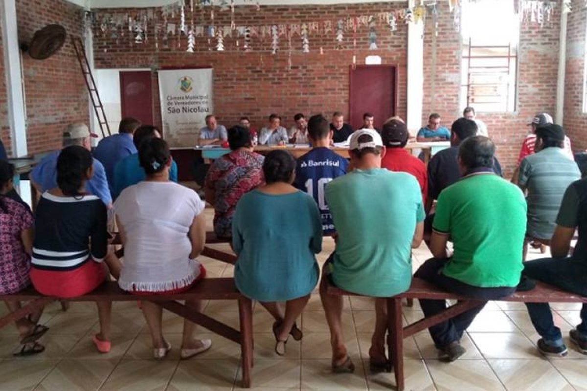 Registro de reunião realizada no Assentamento Cambaí. Foto: divulgação Câmara de Vereadores de São Nicolau