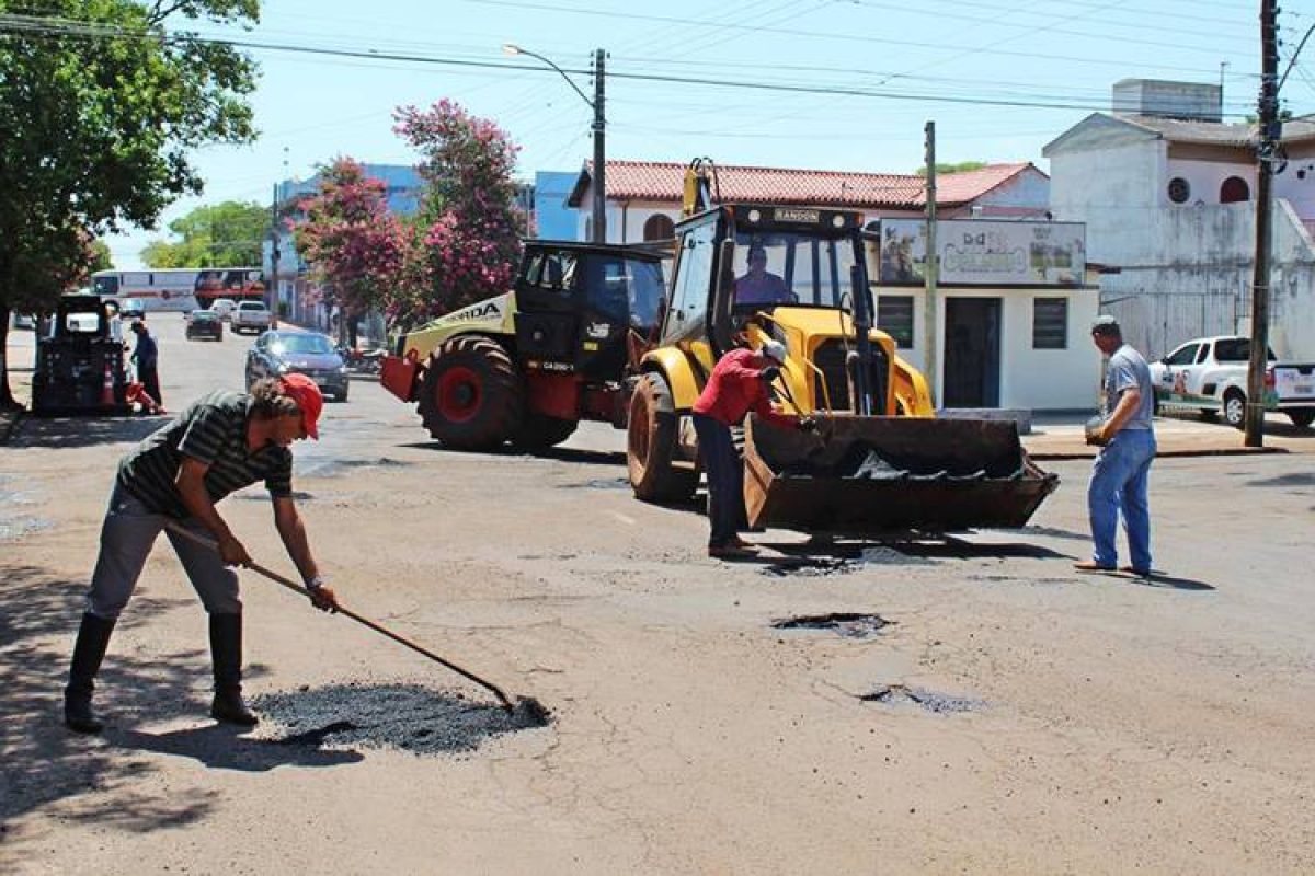 Operação tapa buracos continua nos próximos dias. Foto: Larissa Dorneles / AI Prefeitura de São Luiz Gonzaga