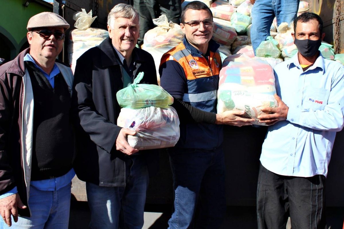 Defesa Civil realiza a entrega de 1.500 cestas básicas para famílias do interior atingidas pela estiagem (3)