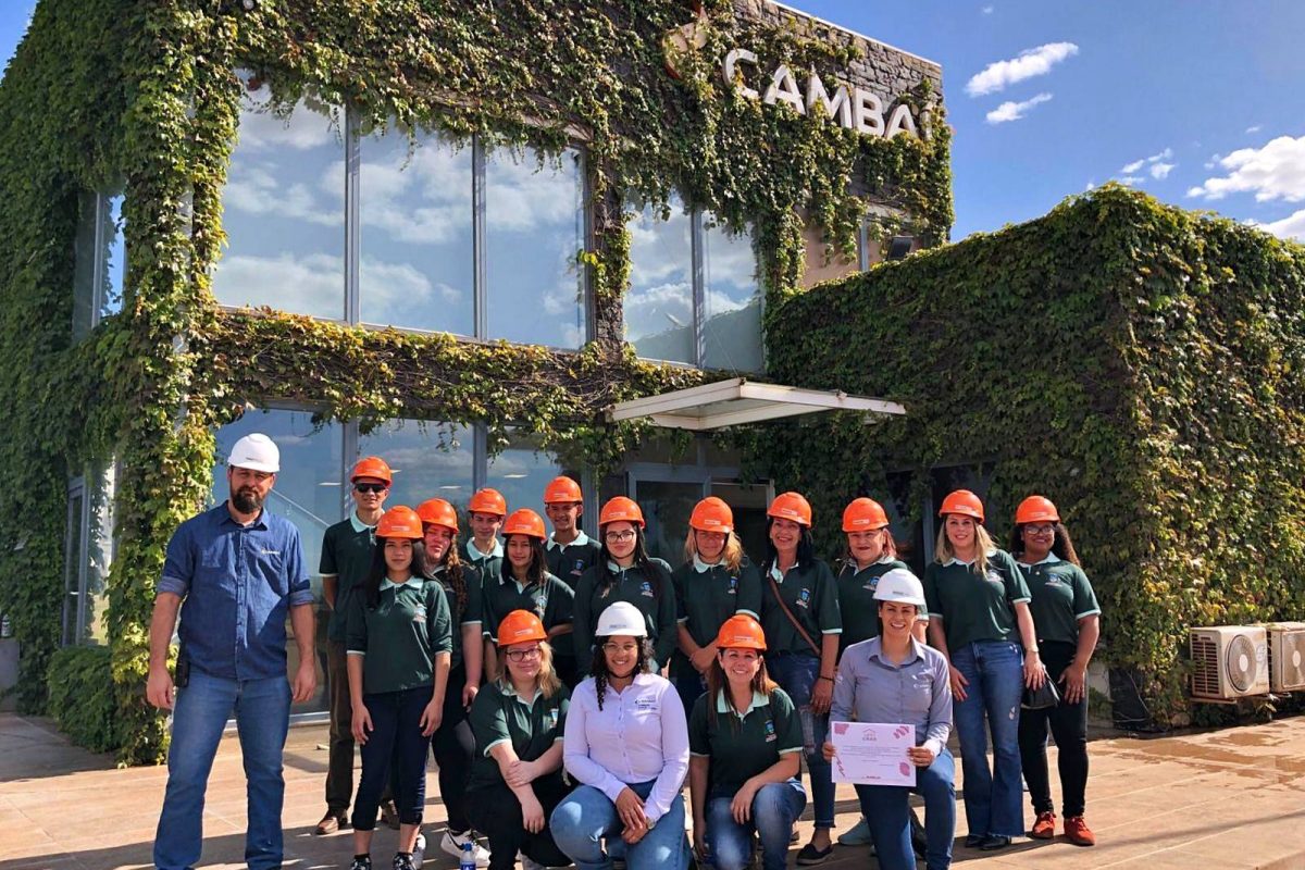 Integrantes do grupo ProJovem visitaram a empresa Cambaí (1)
