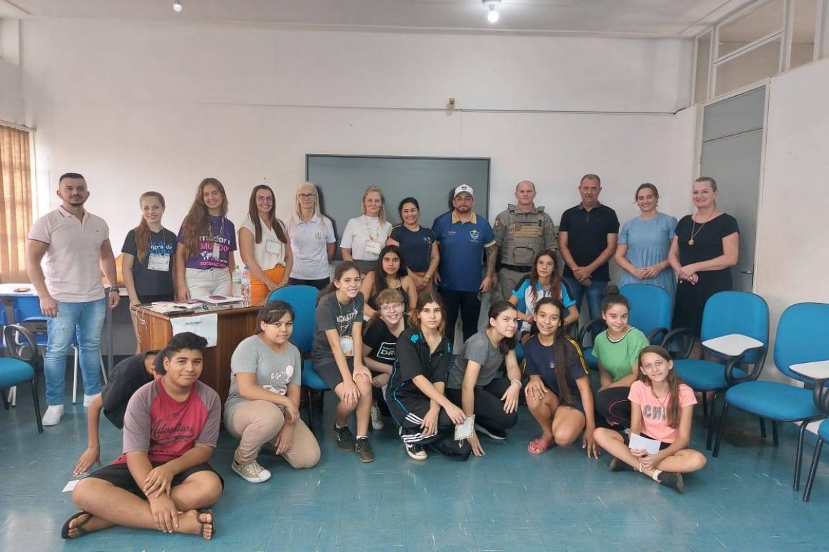 Rotary e jovens Cerro Largo