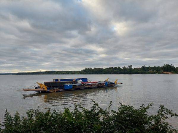 Travessias de balsas sobre o Rio Uruguai começam a ser retomadas