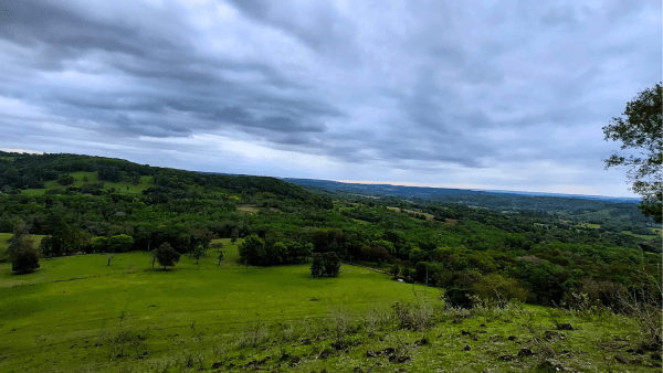 Nuvens aumentam e frio começa a se afastar da região nesta quarta-feira