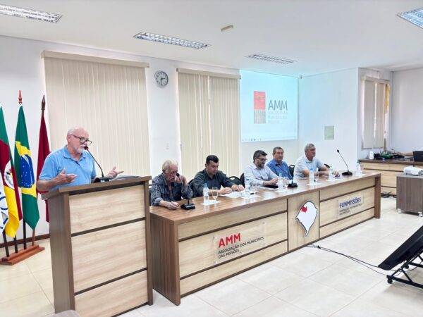 Prefeitos da região discutem turismo, infraestrutura e Consulta Popular em assembleia da AMM