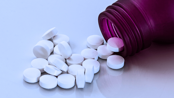 SUS adquire tecnologia para produzir principal medicamento contra o HIV