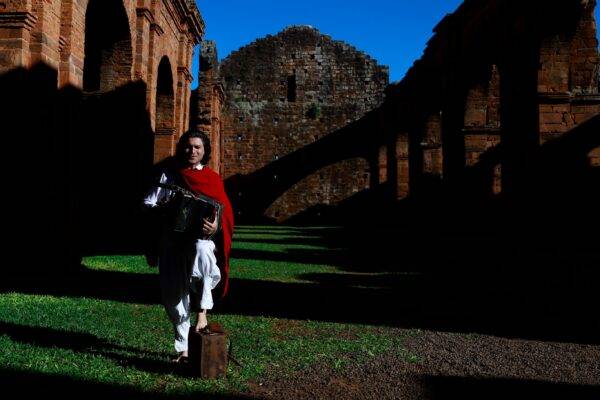“Desencanto Guarani”: Gabriel Ortaça prepara lançamento de música com clipe marcado pela valorização dos povos originários