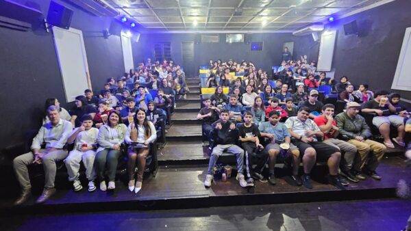 Dia do Estudante é celebrado com sessões de cinema para alunos de escolas municipais de São Luiz Gonzaga