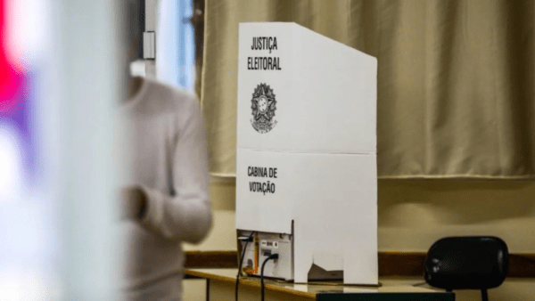Eleitores ausentes no primeiro turno podem votar normalmente no próximo domingo
