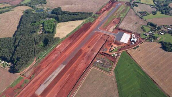 Pista do novo aeroporto de Santa Rosa está 80% concluída