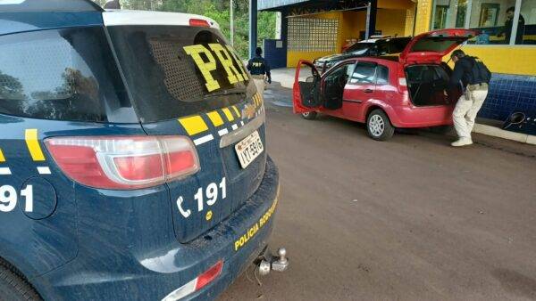 Carro roubado é recuperado na BR-285, em Ijuí