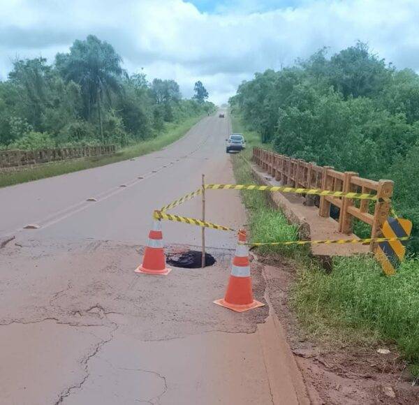 Motoristas devem ficar atentos a buraco na ponte do Arroio Piraju na RS-168