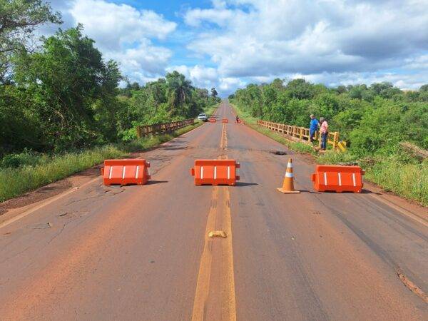 Ponte sobre o Arroio Piraju, entre São Luiz Gonzaga e Roque Gonzales está interditada