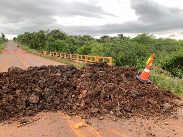 Recuperação do aterro da ponte do Arroio Piraju deve avançar ao longo desta terça-feira