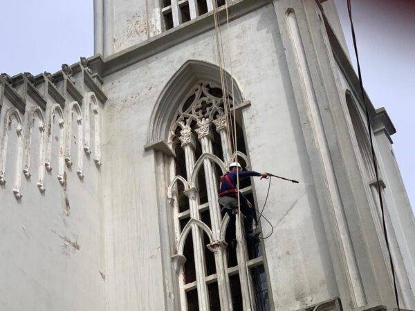 Iniciam as obras para pintura externa da Igreja Matriz de São Luiz Gonzaga