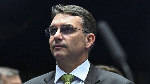 Flavio Bolsonaro ganha em 81% dos municípios das Missões